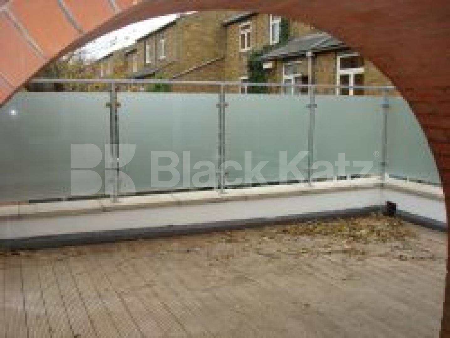 			MUST SEE !!!!!!!, 1 Bedroom, 1 bath, 1 reception House			 St Johns Way, Archway